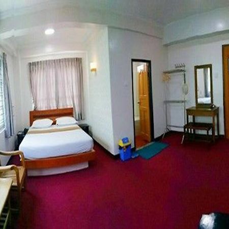 Venus Star Hotel Янгон Екстериор снимка