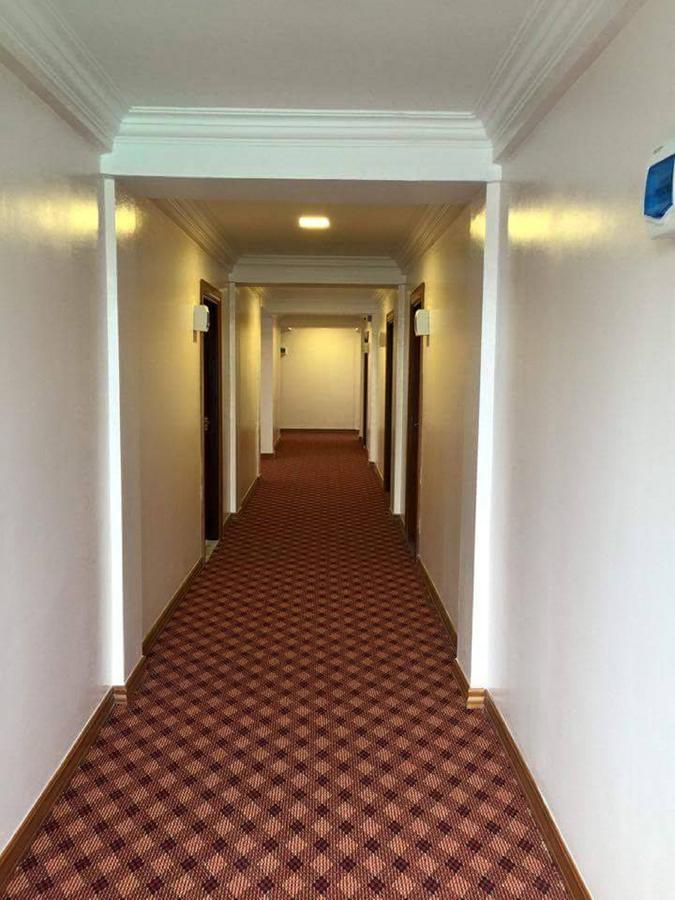 Venus Star Hotel Янгон Екстериор снимка