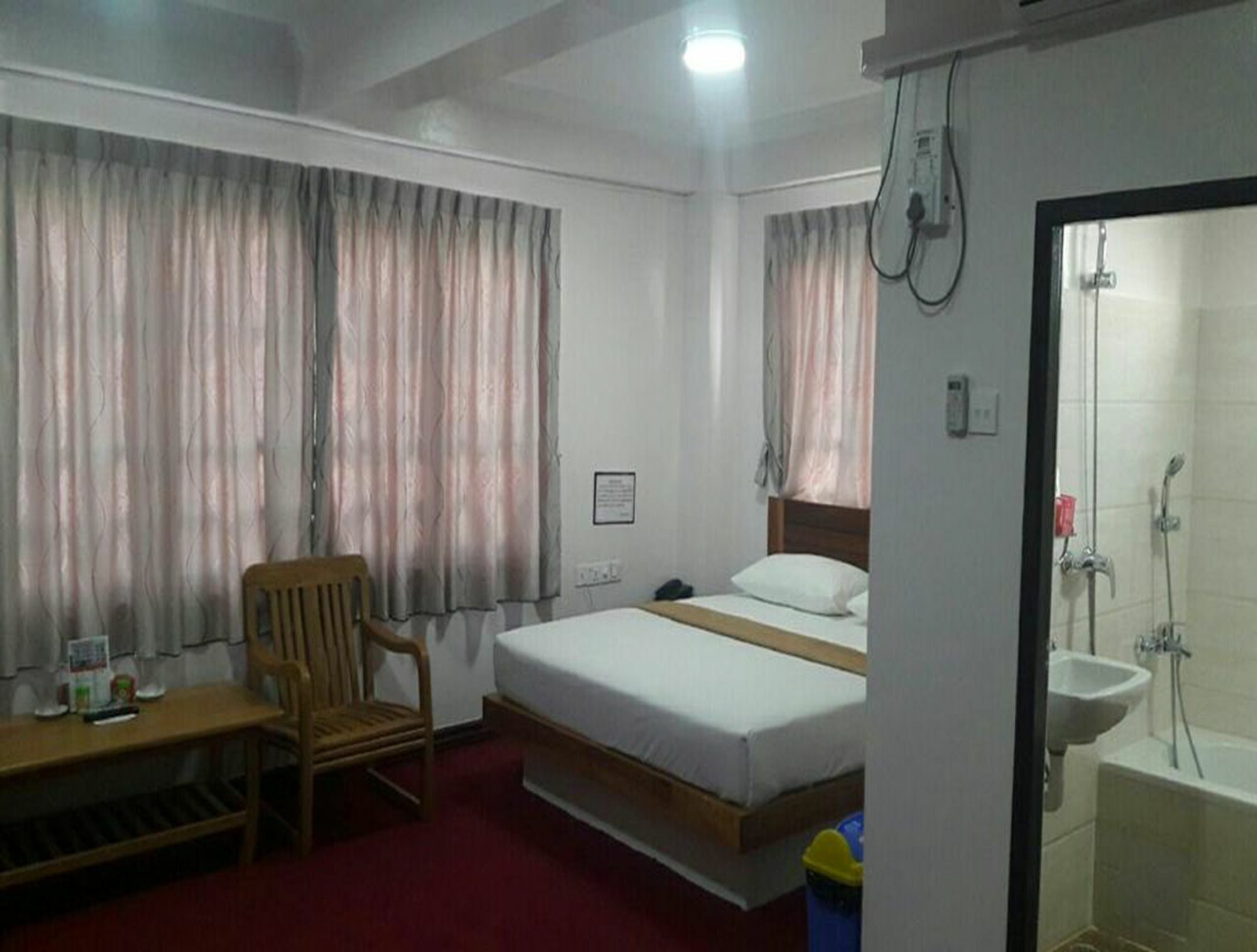 Venus Star Hotel Янгон Екстериор снимка